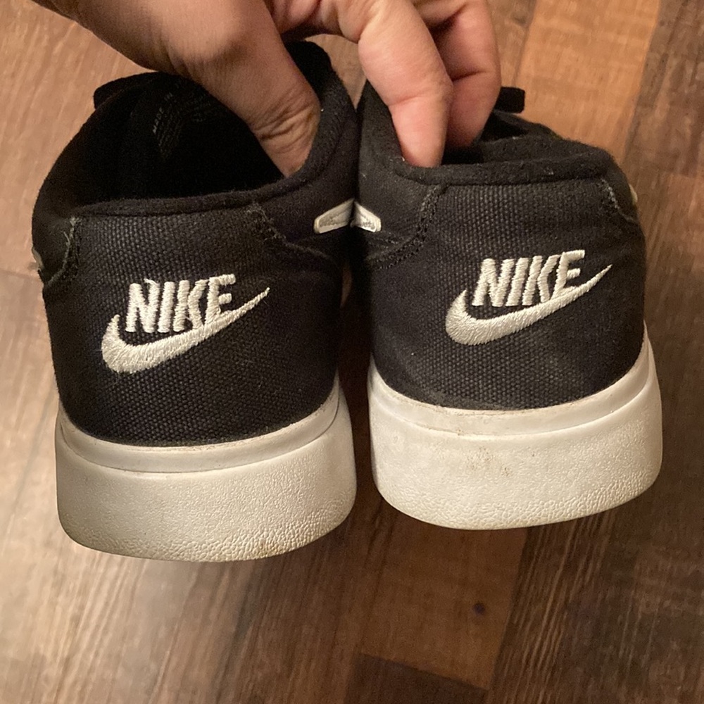 Nike Unisex shoes size 9.5 - Picture 2 of 3
